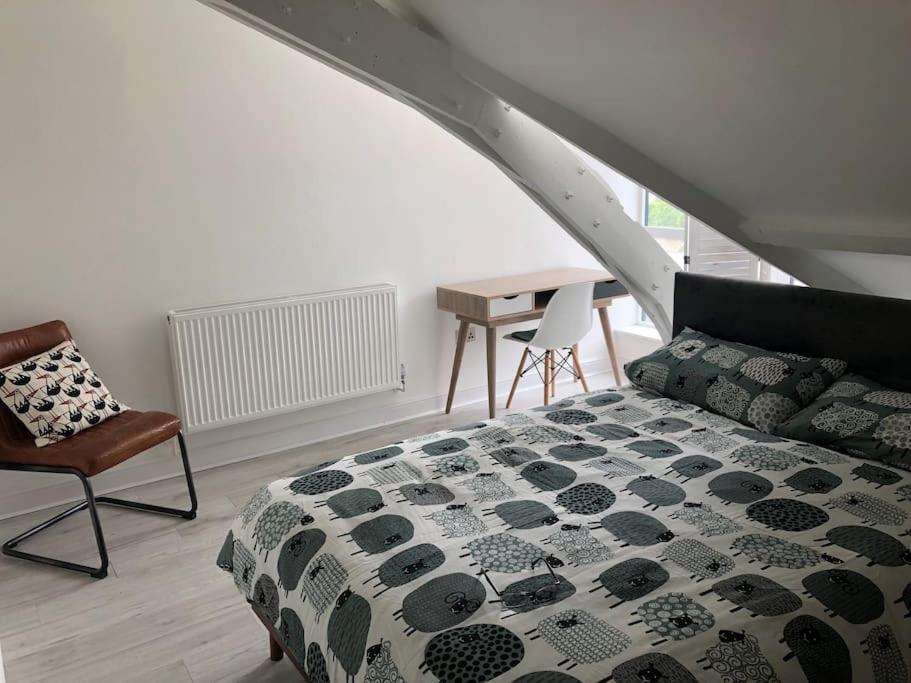Beautiful, Spacious 3 Bed *